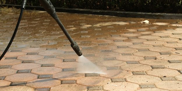 Cleaning concrete block floor by high pressure water jet | tile pressure washing