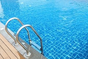 sunshine and clear water of swimming pool | common area maintenance